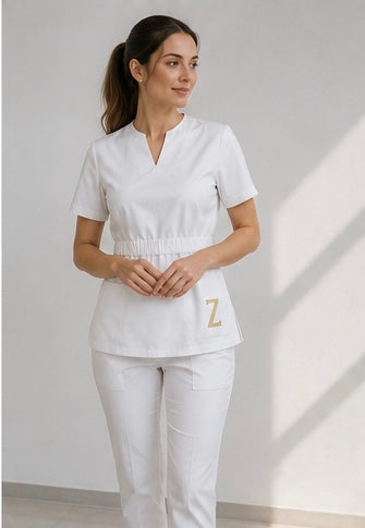 Bluză Medicală ZIBA PURE | Alb + Pantaloni Cadou